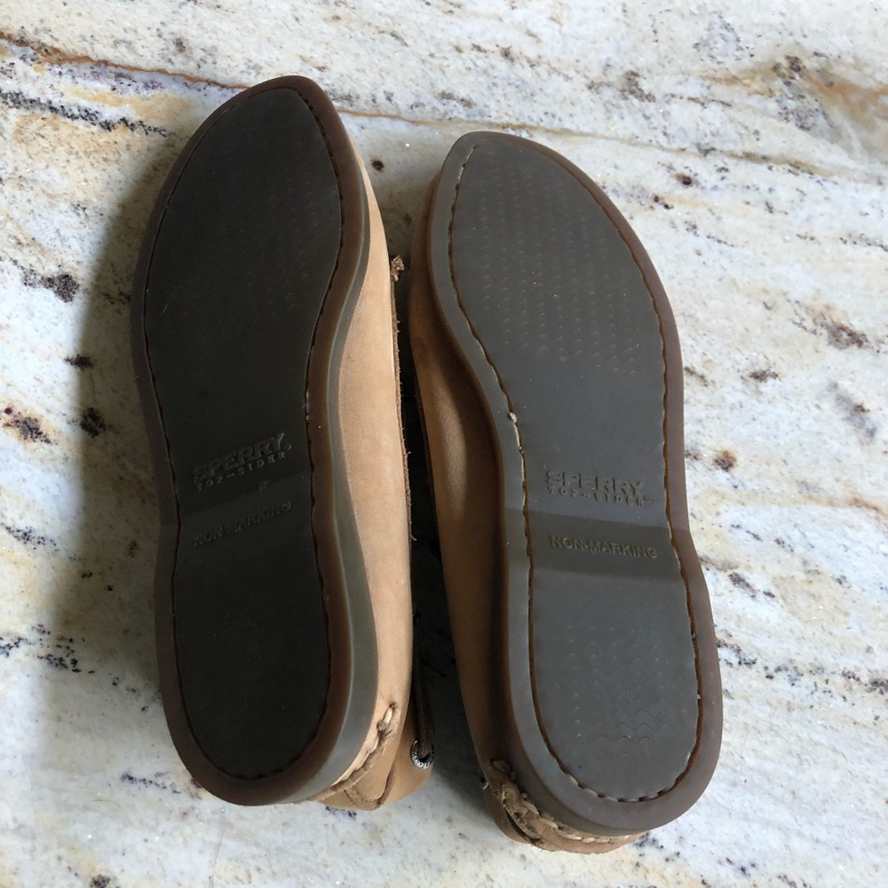 Sperry Top Siders. Size 7 - Picture 3 of 4
